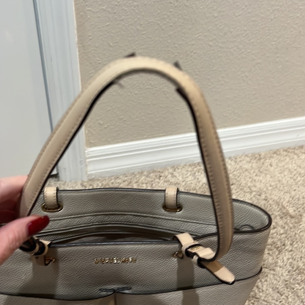 Michael Kors Purse - Picture 4 of 9